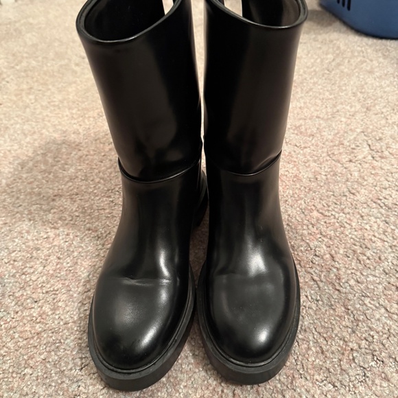 Boots - Picture 6 of 6